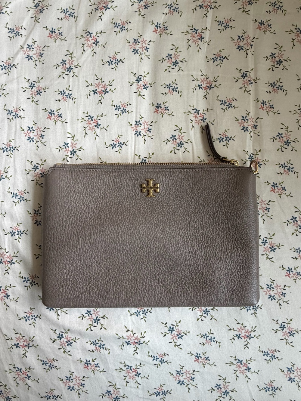 Tory Burch Pebbled Leather Zip Wristlet in Taupe
